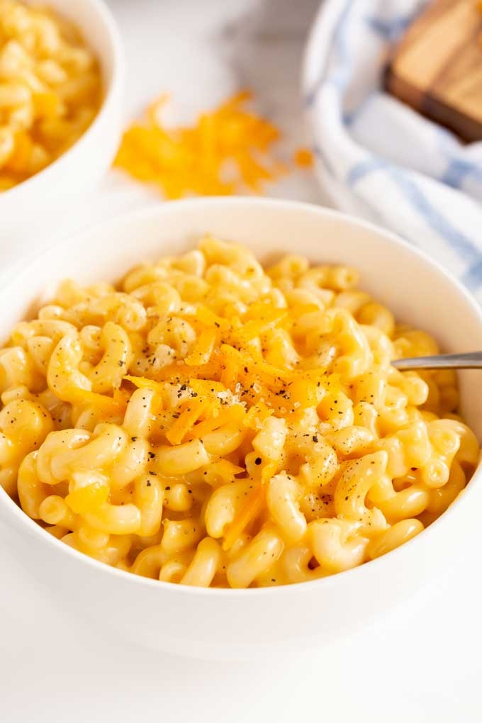 Image of mac and cheese in a bowl