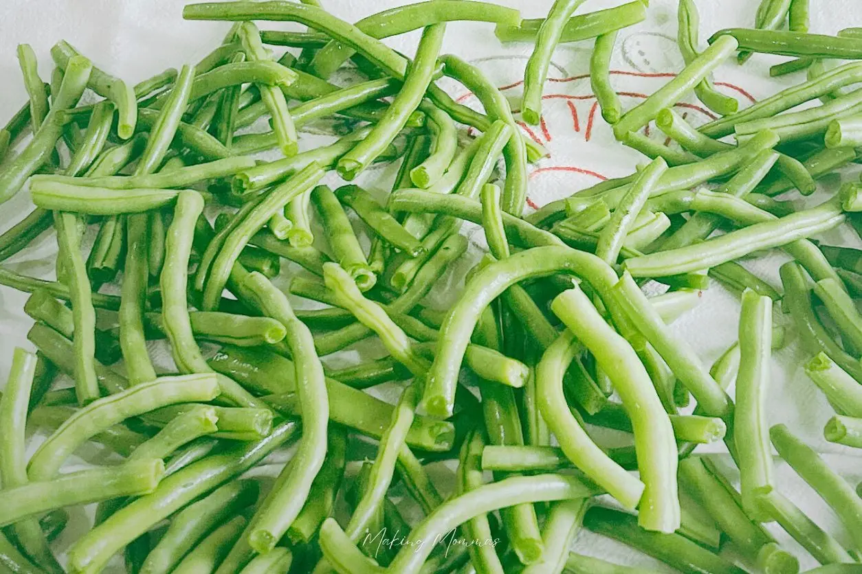 image of green beans laying on a towel